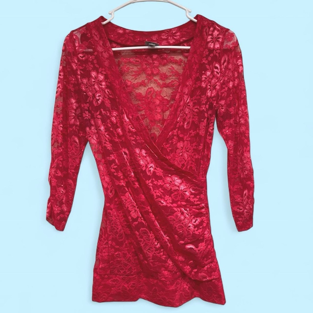 Vanity Essentials| Pink lace top| Size S